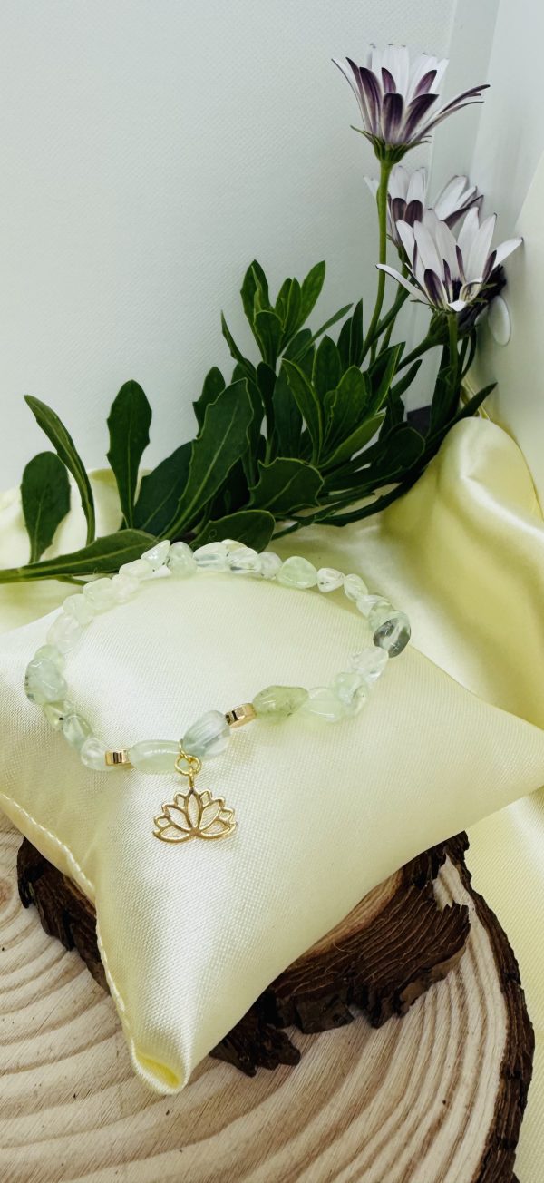 PN 0002 - Foto 2 Pulsera Prehnita con Baño Oro con Flor de Loto