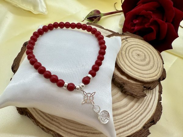 Pulsera Jade Rojo 6mm con Plata Nudo de Bruja y San Benito
