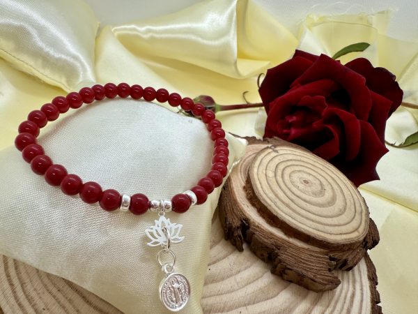 PN 0022 - Foto4 Pulsera Jade Rojo 6mm con Plata Flor de Loto y San Benito