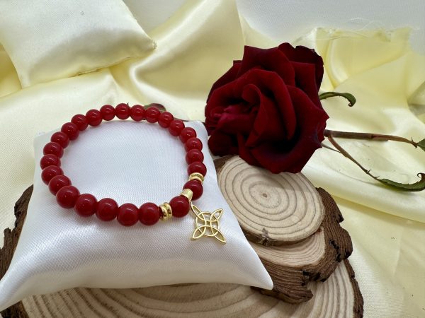 PN 0024 - Foto 3 Pulsera Jade Rojo 8mm con Baño en Oro Nudo de Bruja