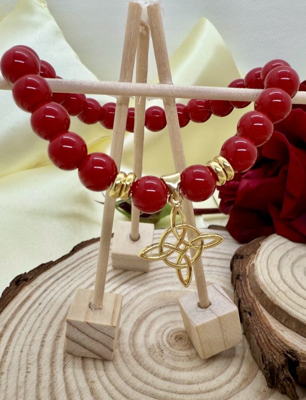 PN 0024 - Foto 5 Pulsera Jade Rojo 8mm con Baño en Oro Nudo de Bruja