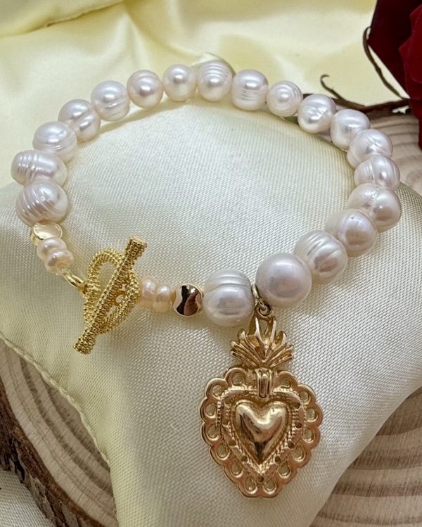 Pulsera de Perlas de Rio 8 mm con baño de oro Corazon Detente y cierre Marinero