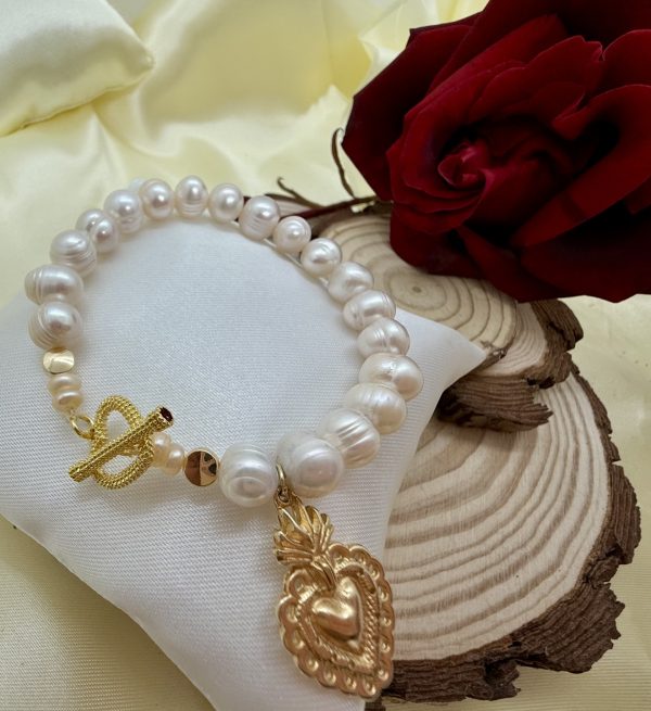 Pulsera de Perlas de Rio 8 mm con baño de oro Corazon Detente y cierre Marinero