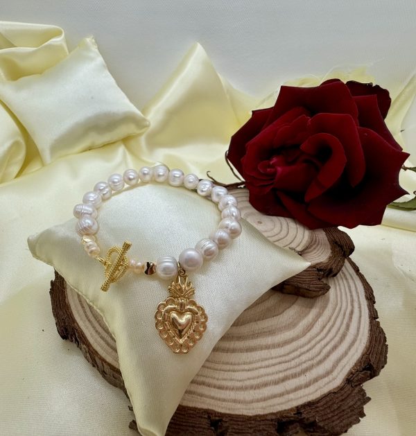Pulsera de Perlas de Rio 8 mm con baño de oro Corazon Detente y cierre Marinero