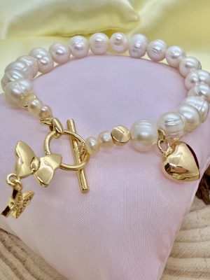 PN 0034 - Foto 1 Pulsera de Perlas de Rio 8 mm con baño de oro con Corazón y Cierre Marinero Mariposa