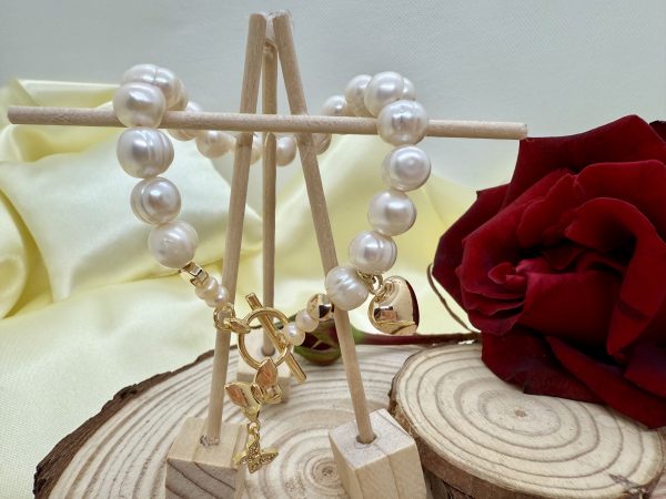 PN 0034 - Foto 5 Pulsera de Perlas de Rio 8 mm con baño de oro con Corazón y Cierre Marinero Mariposa