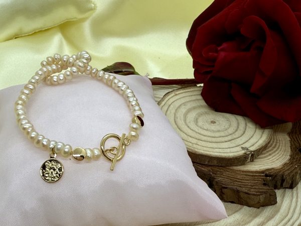 PN 0036 - Foto2 Pulsera de Perlas Potato Cheap 4mm con baño de oro San Miguel Arcangel y cierre Marinero